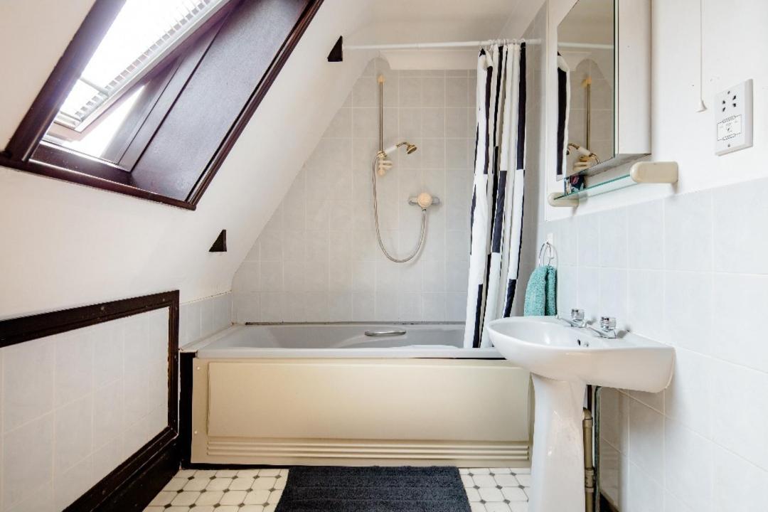 Double Room 2 Mins From Station Belvedere Exterior foto